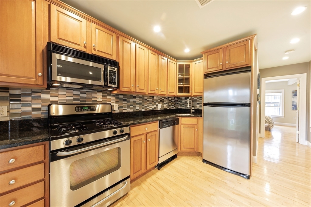 1 bed, 1 bath apartment for rent at 762 E 6th St Unit 3, South Boston — photo 4 of 19
