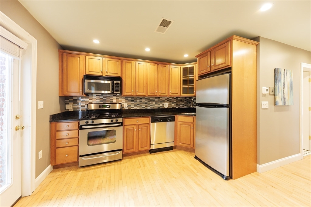 1 bed, 1 bath apartment for rent at 762 E 6th St Unit 3, South Boston — photo 5 of 19