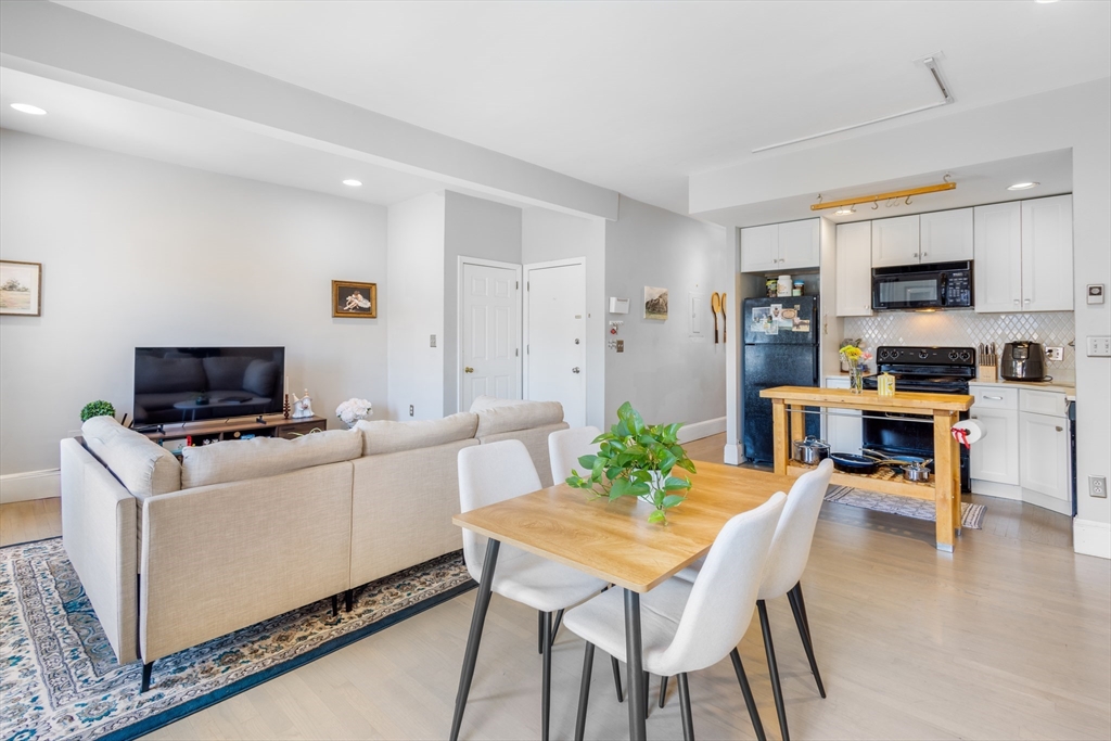 2 bed, 1 bath apartment for rent at 762 Tremont St Unit 5, South End — photo 11 of 28