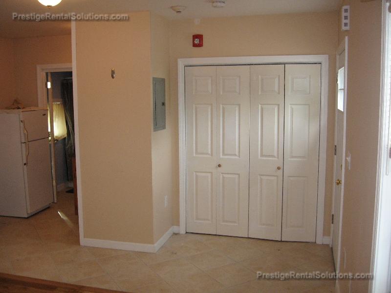 Studio bed, 1 bath apartment for rent at 763 Truman Hwy Unit 1, Hyde Park — photo 2 of 7