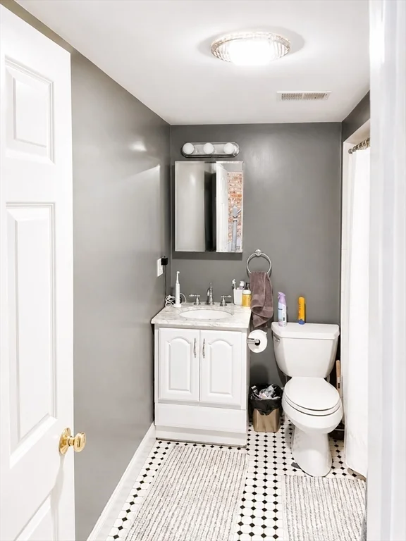 2 bed, 1 bath apartment for rent at 764 E 6th St Unit 1, South Boston — photo 9 of 11