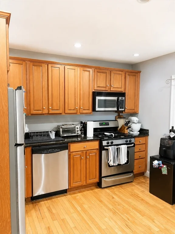 2 bed, 1 bath apartment for rent at 764 E 6th St Unit 1, South Boston — photo 3 of 11