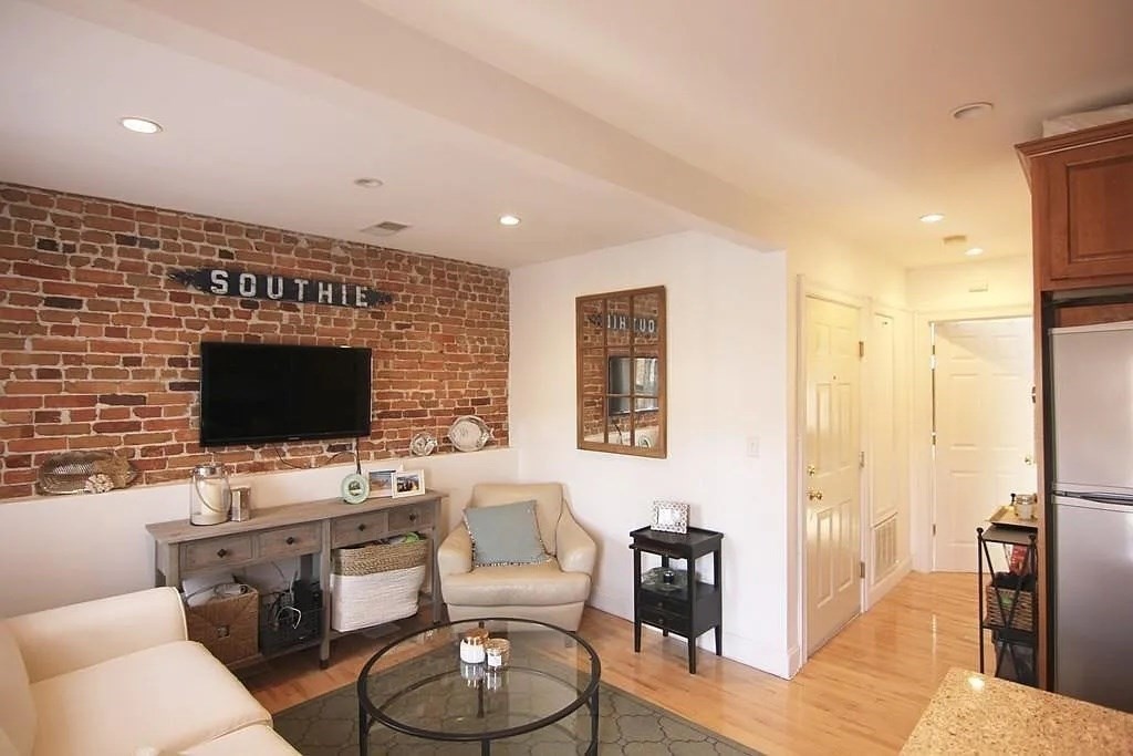 1 bed, 1 bath apartment for rent at 764 E 6th Unit 3, South Boston — photo 1 of 11