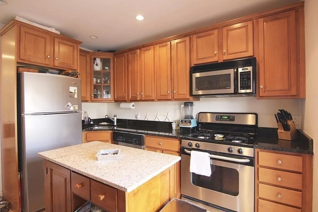 1 bed, 1 bath apartment for rent at 764 E 6th Unit 3, South Boston — photo 3 of 11