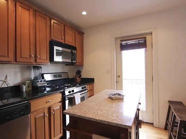 1 bed, 1 bath apartment for rent at 764 E 6th Unit 3, South Boston — photo 4 of 11