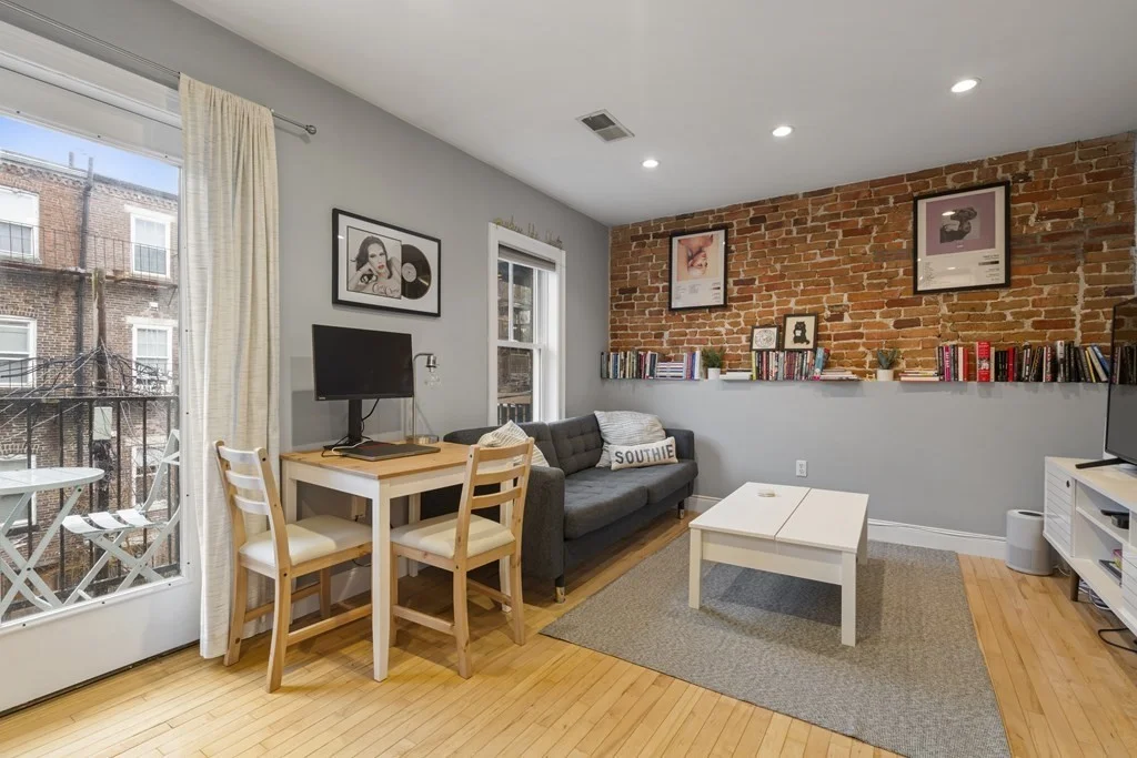 1 bed, 1 bath apartment for rent at 764 East 6th Unit 2, South Boston — photo 1 of 11