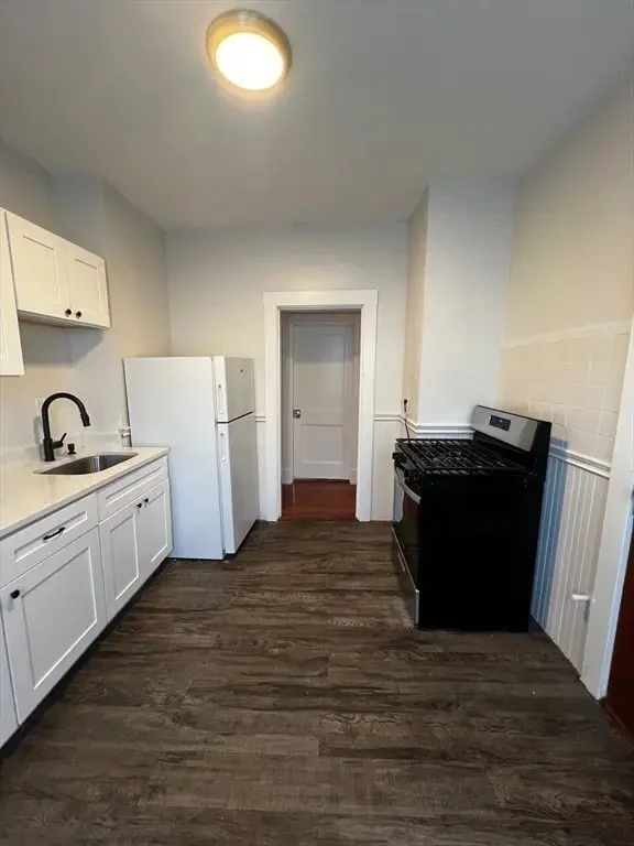 2 bed, 1 bath apartment for rent at 765 Broadway Unit 10, Everett — photo 2 of 11