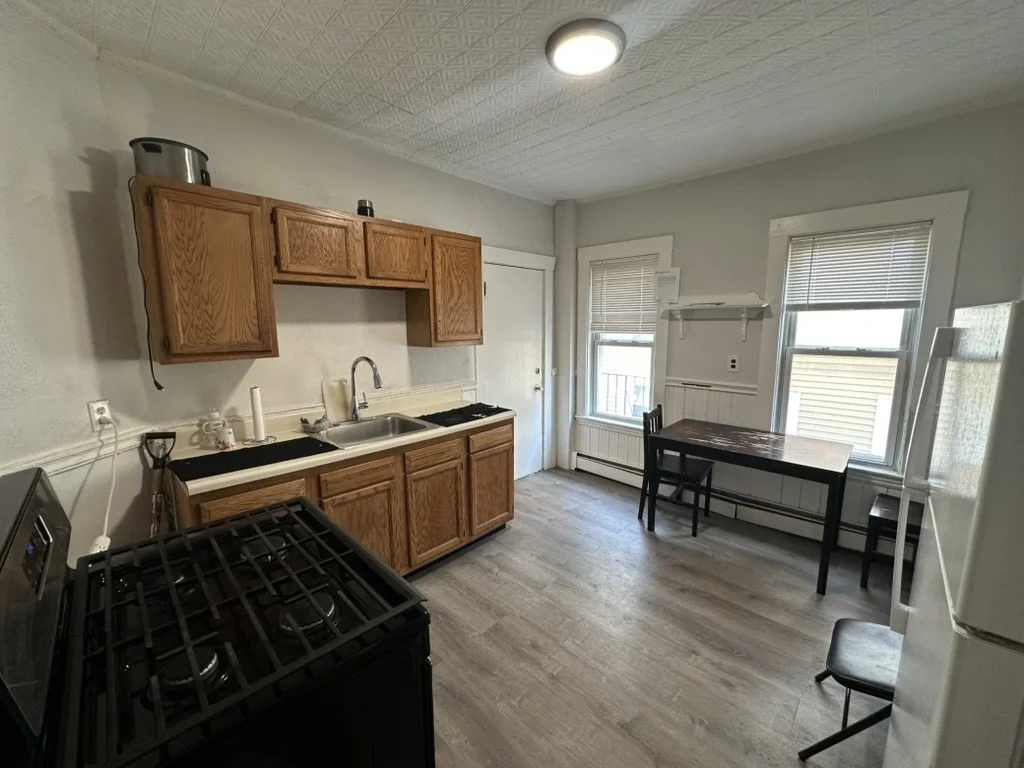 2 bed, 1 bath apartment for rent at 765 Broadway Unit 4, Everett — photo 1 of 13
