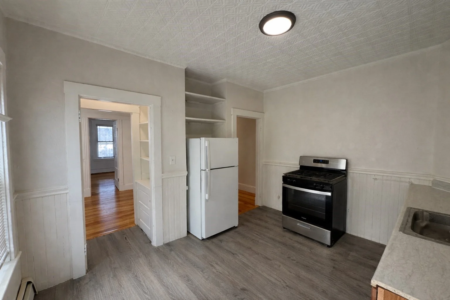 2 bed, 1 bath apartment for rent at 765 Broadway Unit 4, Everett — photo 2 of 12