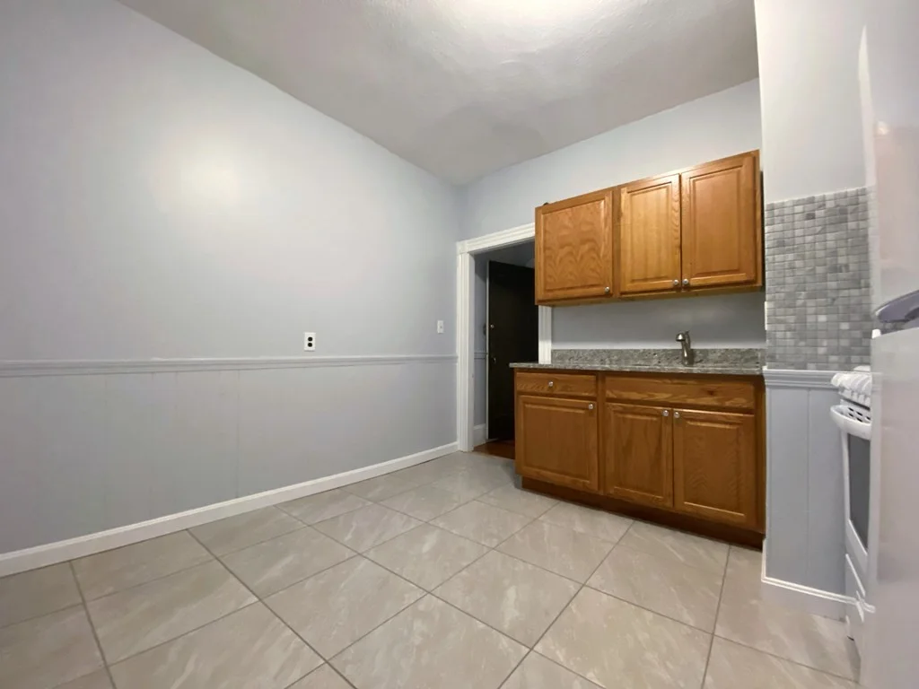 1 bed, 1 bath apartment for rent at 765 Broadway Unit 7, Bellingham Square — photo 4 of 7