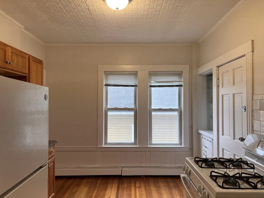 2 bed, 1 bath apartment for rent at 765 Broadway Unit 7, Everett — photo 10 of 11