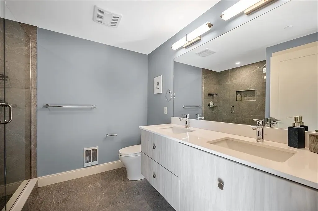 2 bed, 2 bath apartment for rent at 765 East 3rd St Unit 201, South Boston — photo 5 of 10