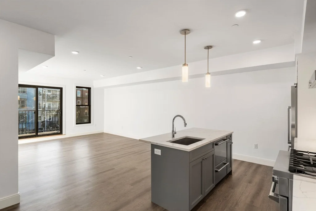 2 bed, 2 bath apartment for rent at 765 East 3rd St Unit 303, South Boston — photo 6 of 31