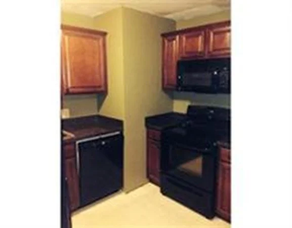 2 bed, 1 bath apartment for rent at 766 Willard St Unit A2, Quincy — photo 2 of 7