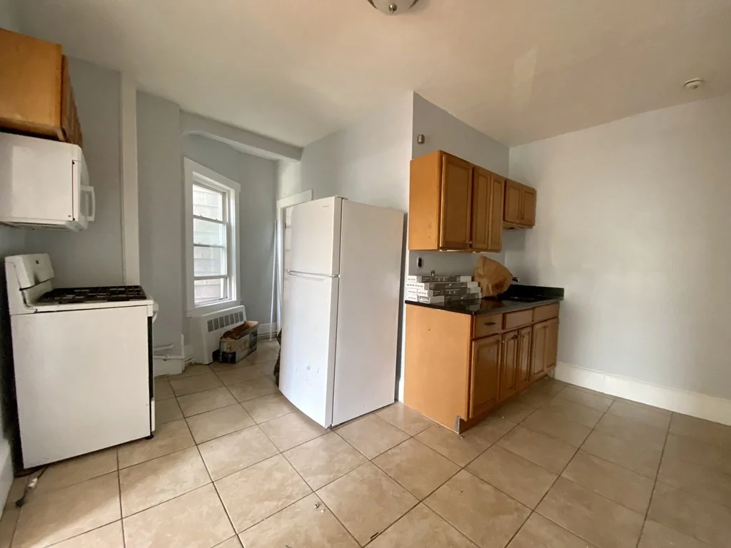 2 bed, 1 bath apartment for rent at 767 Broadway Unit 3, Bellingham Square — photo 8 of 10