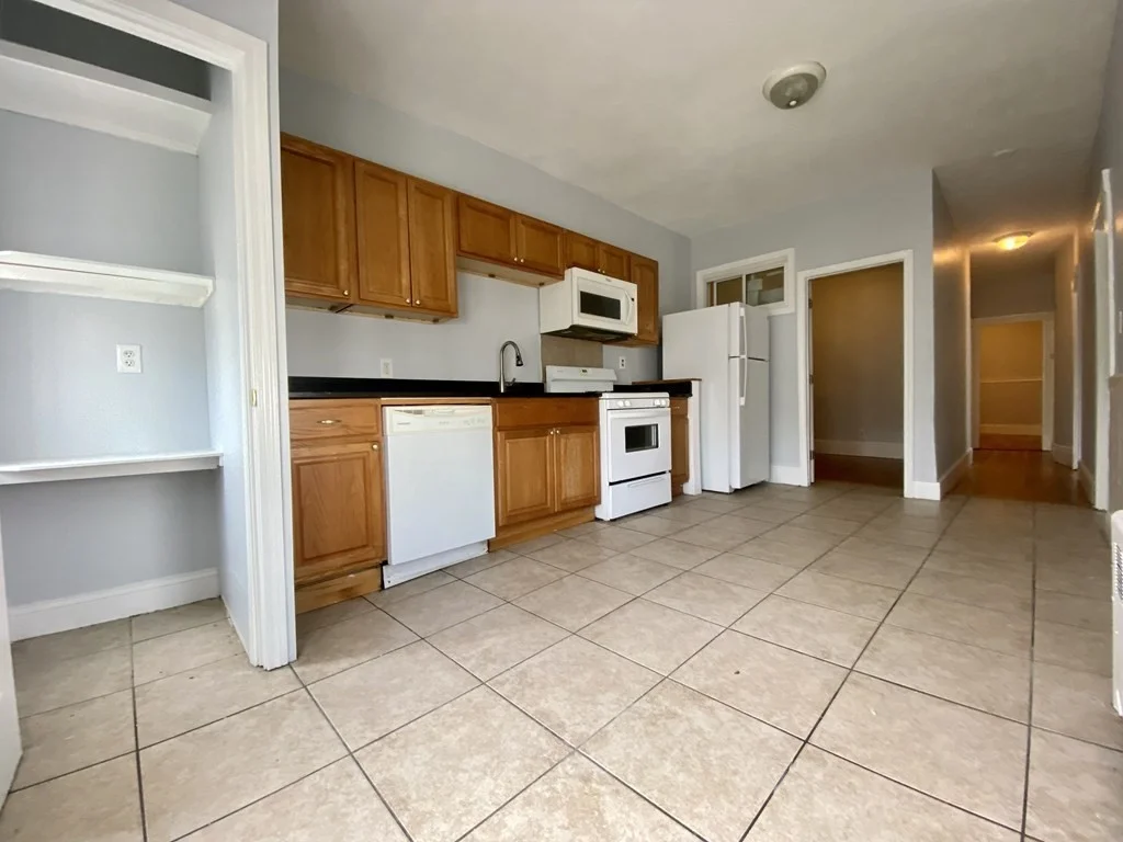 1 bed, 1 bath apartment for rent at 767 Broadway Unit 5, Bellingham Square — photo 2 of 11
