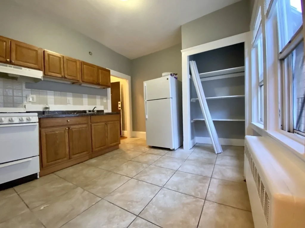 1 bed, 1 bath apartment for rent at 767 Broadway Unit 7, Bellingham Square — photo 3 of 8
