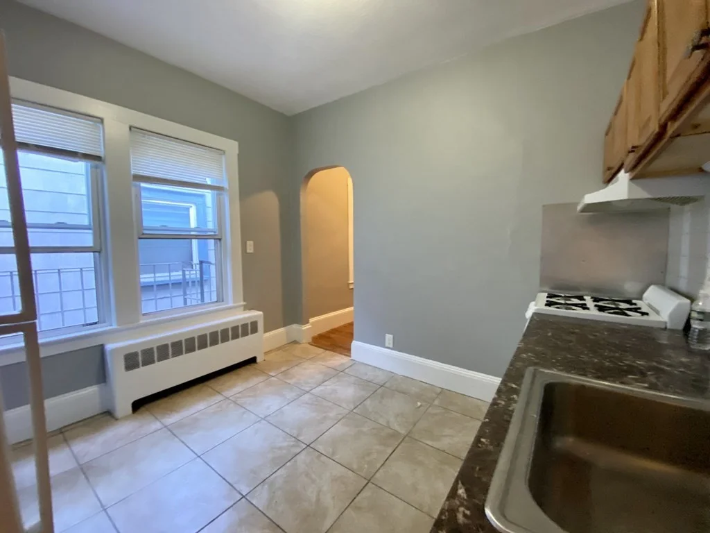 1 bed, 1 bath apartment for rent at 767 Broadway Unit 7, Bellingham Square — photo 2 of 8