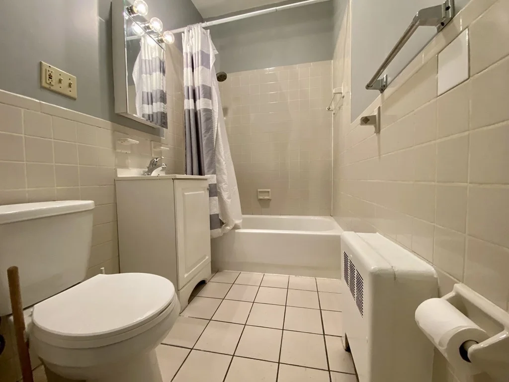 1 bed, 1 bath apartment for rent at 767 Broadway Unit 7, Bellingham Square — photo 5 of 8