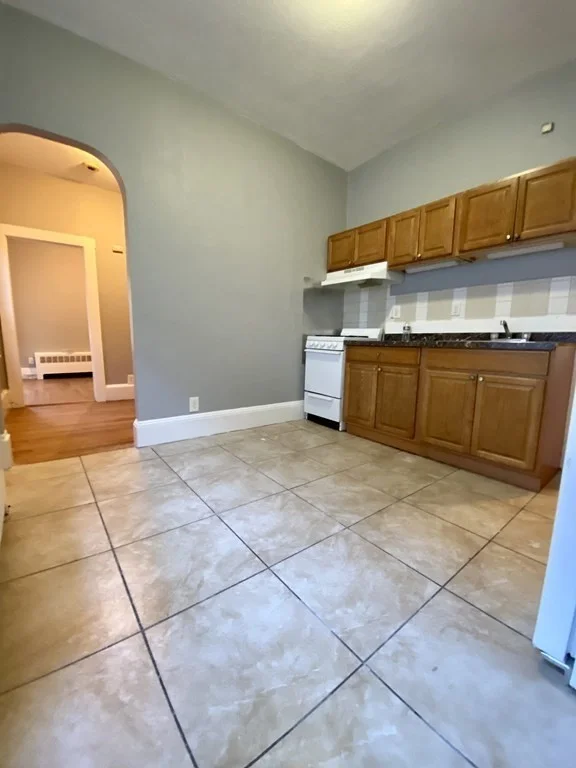 1 bed, 1 bath apartment for rent at 767 Broadway Unit 7, Bellingham Square — photo 1 of 8
