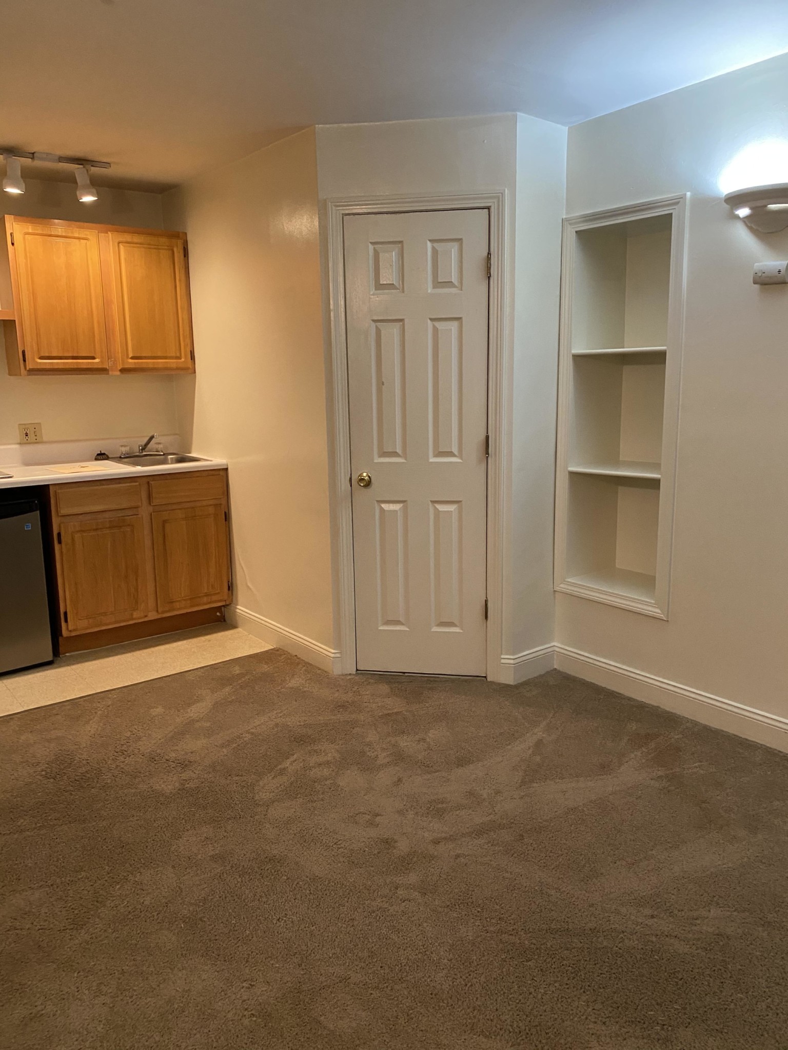Studio bed, 1 bath apartment for rent at 767 Tremont St Unit 2, South End — photo 4 of 10