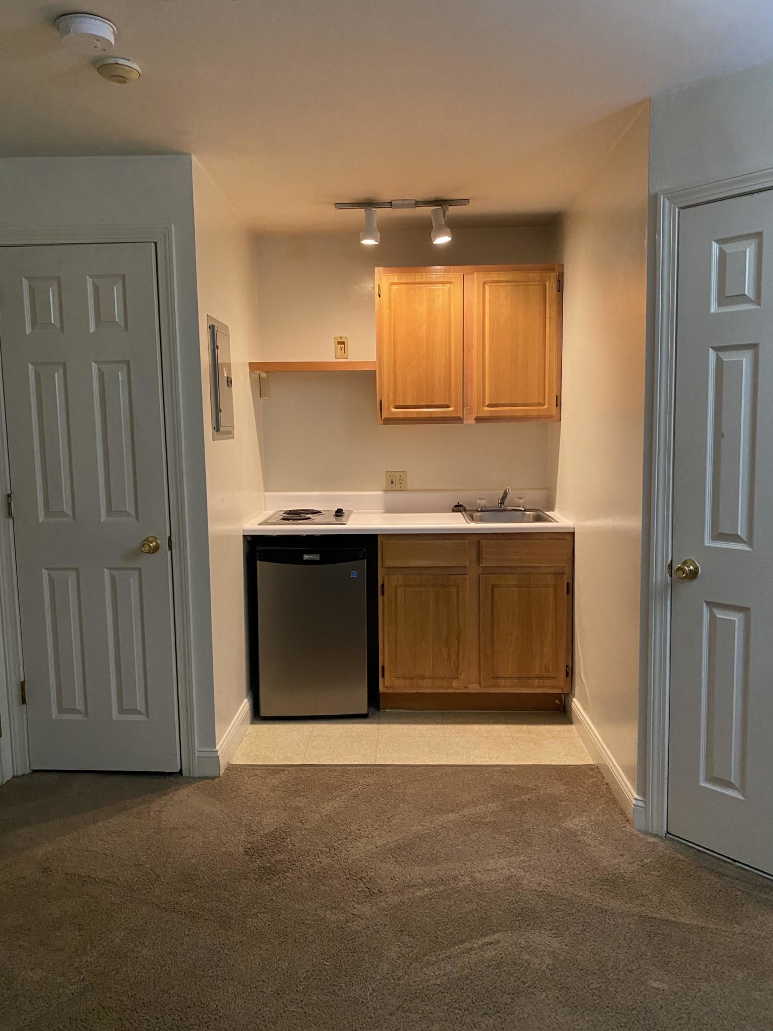 Studio bed, 1 bath apartment for rent at 767 Tremont St Unit 2, South End — photo 2 of 10