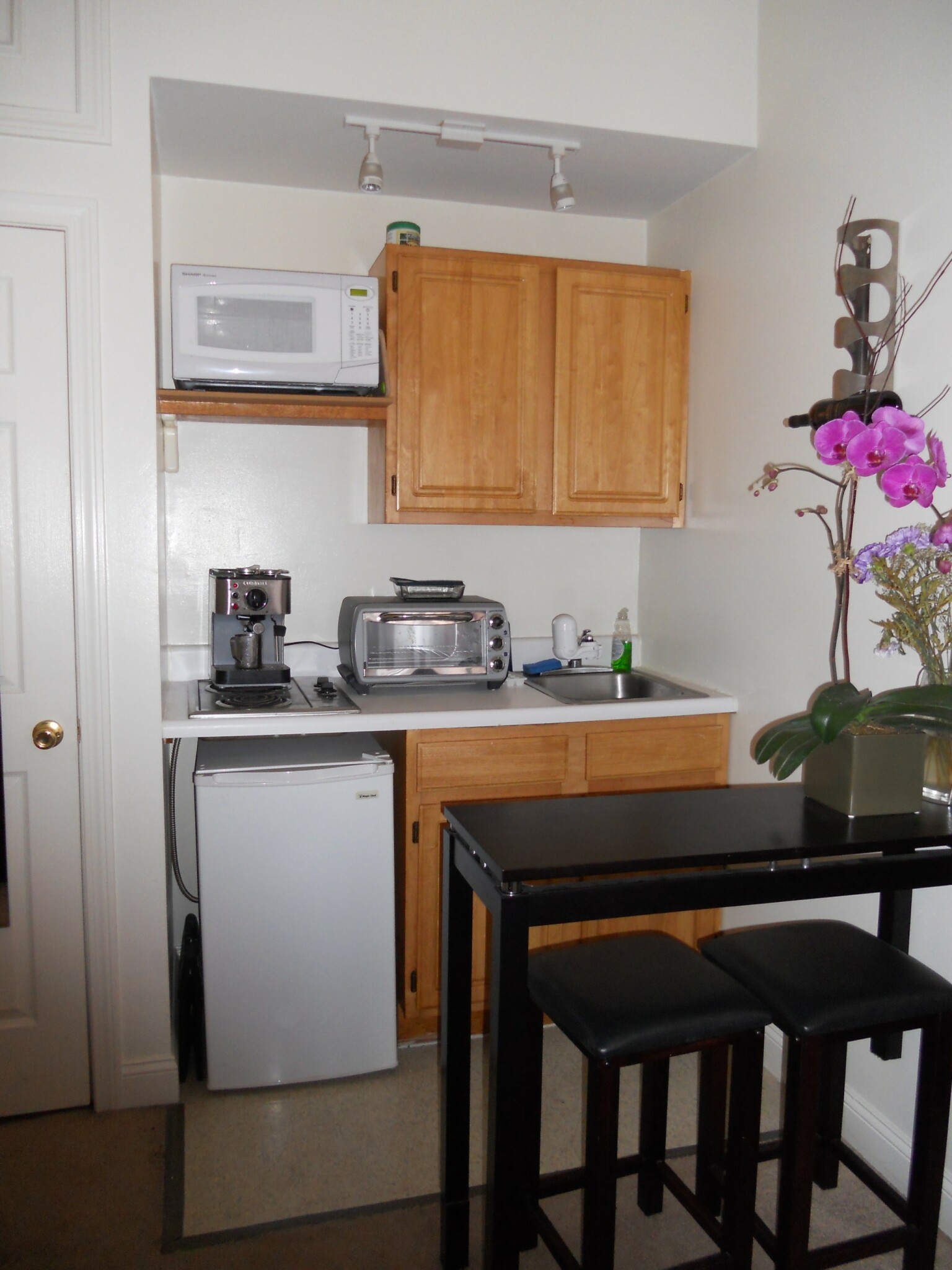 Studio bed, 1 bath apartment for rent at 767 Tremont St Unit 5, South End — photo 5 of 6