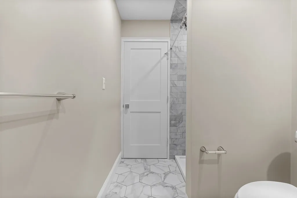 2 bed, 2 bath apartment for rent at 769 East 6th St Unit 1, South Boston — photo 9 of 18