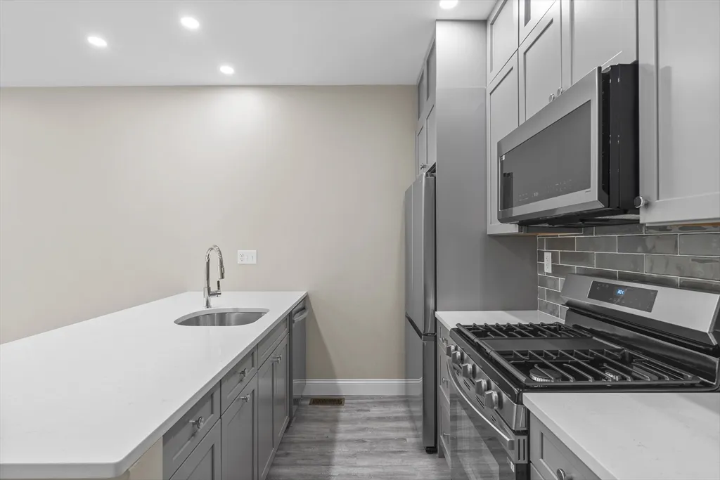2 bed, 2 bath apartment for rent at 769 East 6th St Unit 1, South Boston — photo 2 of 18
