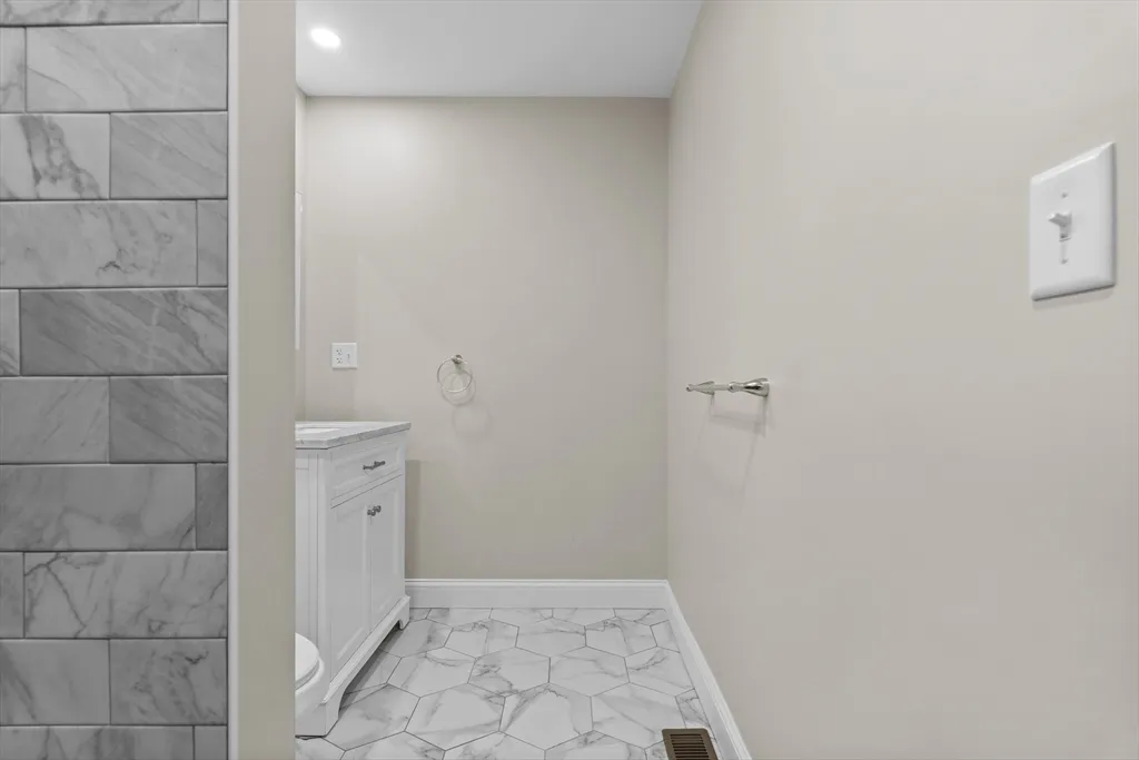 2 bed, 2 bath apartment for rent at 769 East 6th St Unit 1, South Boston — photo 13 of 18