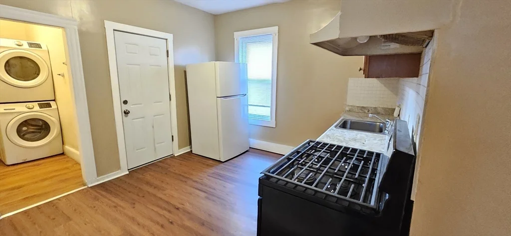 2 bed, 1 bath apartment for rent at 77-79 Willowwood Unit 1, Dorchester — photo 11 of 15