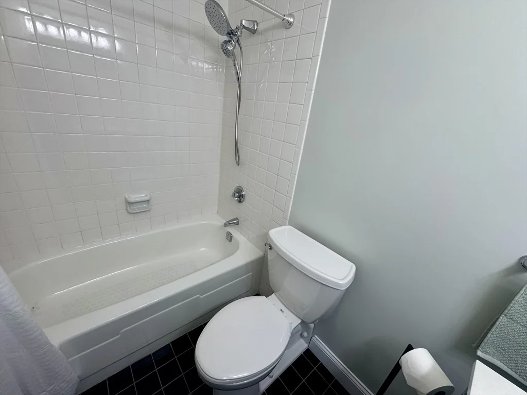 2 bed, 2 bath apartment for rent at 77 Adams St Unit 1104, Quincy — photo 10 of 22