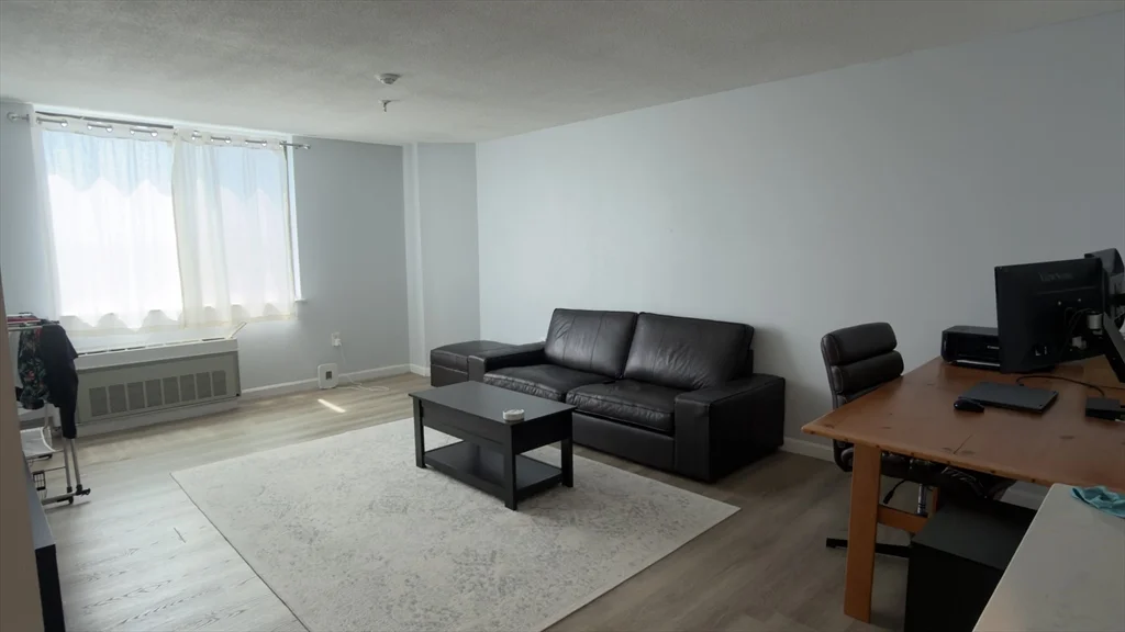 1 bed, 1 bath apartment for rent at 77 Adams Unit 911, Quincy — photo 4 of 7