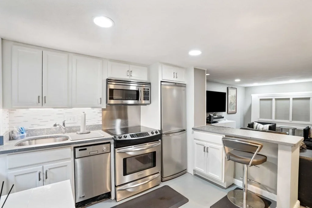 Studio bed, 1 bath apartment for rent at 77 Appleton St Unit 1, South End — photo 11 of 20