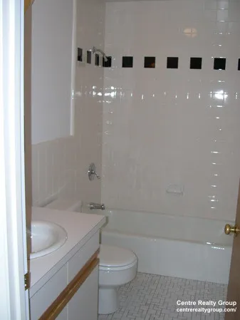 2 bed, 1 bath apartment for rent at 77 Beaconwood Rd Unit 11, Newton Highlands — photo 5 of 5