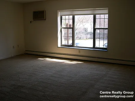 2 bed, 1 bath apartment for rent at 77 Beaconwood Rd Unit 11, Newton Highlands — photo 2 of 5