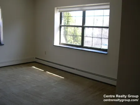 2 bed, 1 bath apartment for rent at 77 Beaconwood Rd Unit 11, Newton Highlands — photo 3 of 5