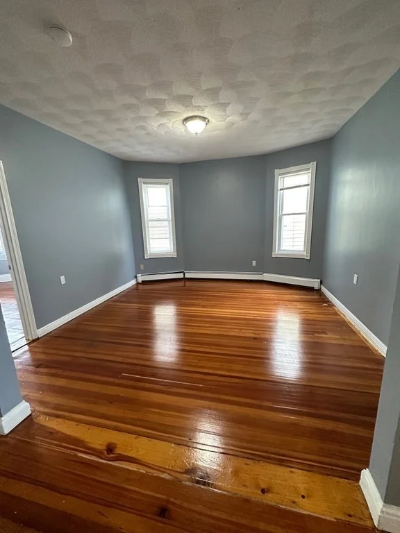 4 bed, 1 bath apartment for rent at 77 Bellingham St Unit 2, Chelsea — photo 4 of 21