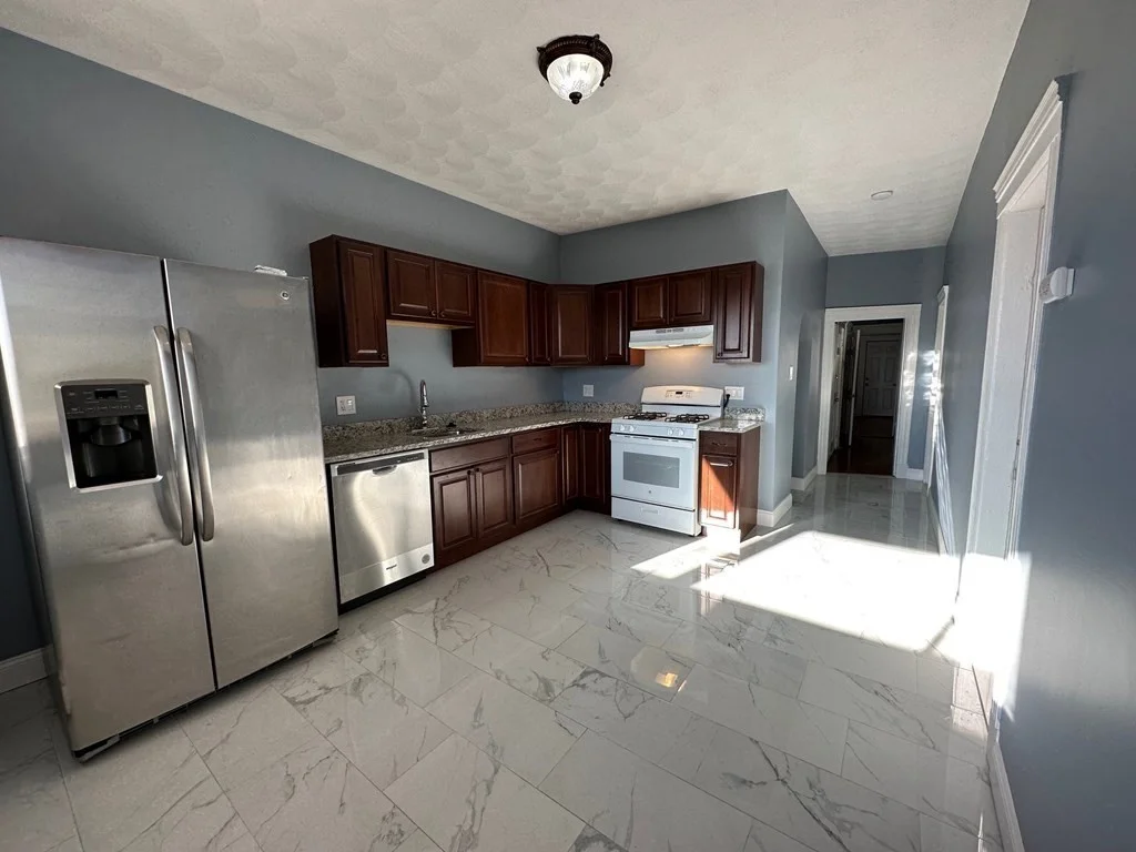 4 bed, 1 bath apartment for rent at 77 Bellingham St Unit 2, Chelsea