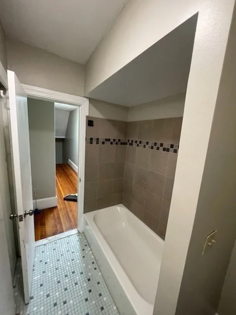 4 bed, 1 bath apartment for rent at 77 Bigelow St Unit 0, Quincy — photo 16 of 17