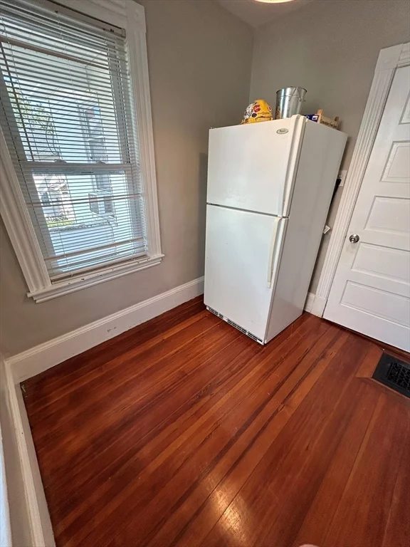 4 bed, 1 bath apartment for rent at 77 Bigelow St Unit 1, Quincy — photo 3 of 17