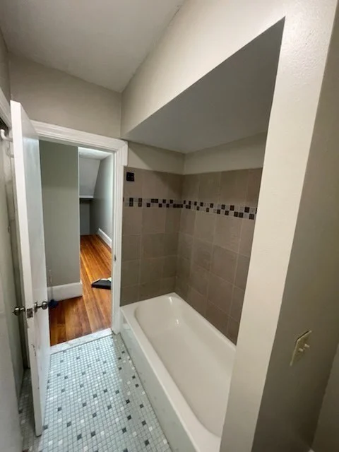 4 bed, 1 bath apartment for rent at 77 Bigelow St Unit 1, Quincy — photo 12 of 17