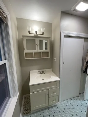 4 bed, 1 bath apartment for rent at 77 Bigelow St Unit 1, Quincy — photo 13 of 17