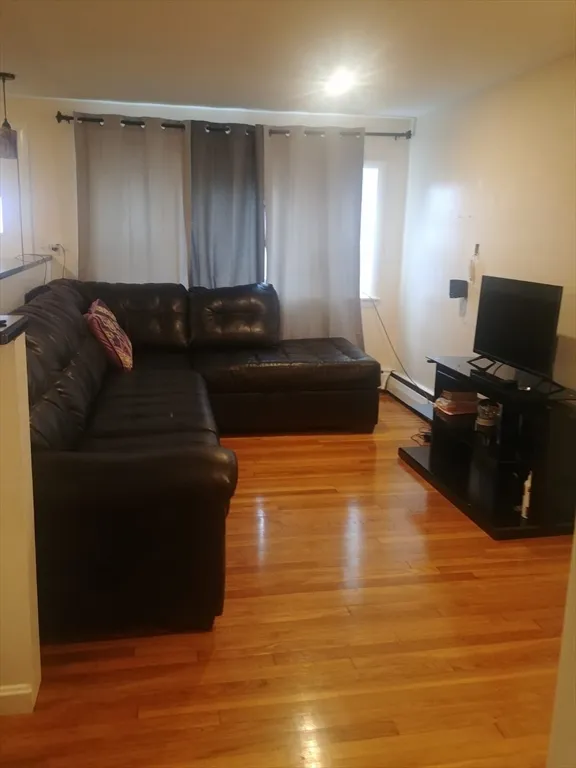 1 bed, 1 bath apartment for rent at 77 Bristow St Unit 1, Saugus — photo 8 of 9