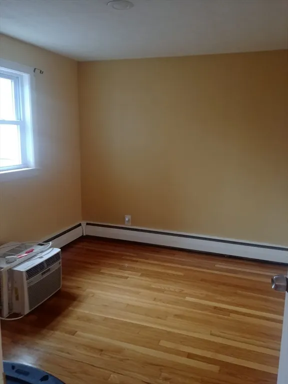 1 bed, 1 bath apartment for rent at 77 Bristow St Unit 1, Saugus — photo 6 of 9