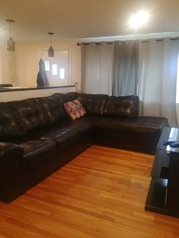 1 bed, 1 bath apartment for rent at 77 Bristow St Unit 1, Saugus — photo 9 of 9