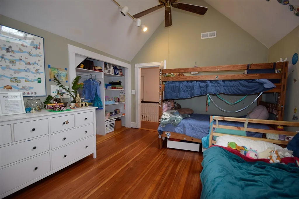 3 bed, 1 bath apartment for rent at 77 Brook Unit 2, Brookline — photo 14 of 16