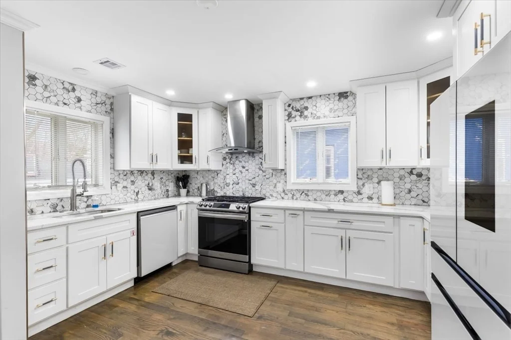 3 bed, 1 bath apartment for rent at 77 Cedar, Roxbury — photo 9 of 25