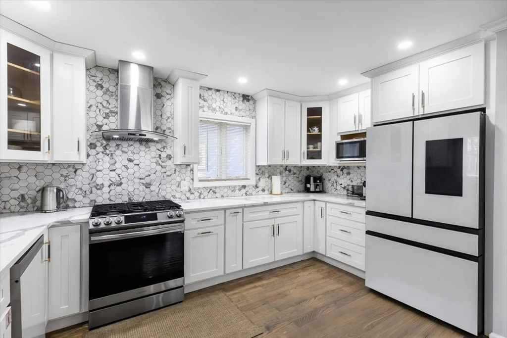 3 bed, 1 bath apartment for rent at 77 Cedar, Roxbury — photo 8 of 25