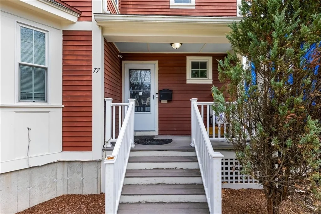 3 bed, 1 bath apartment for rent at 77 Cedar, Roxbury — photo 3 of 25